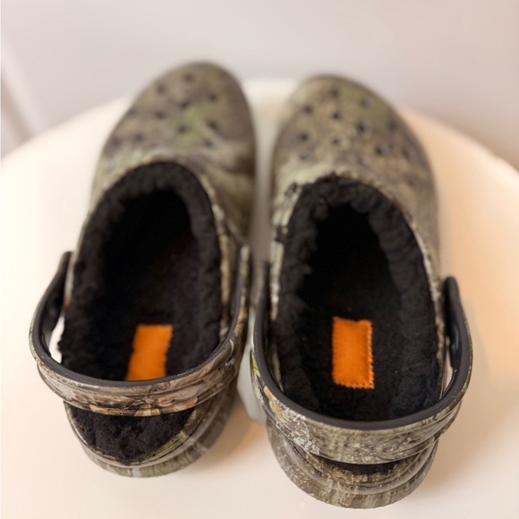 Crocs Kids’ Realtree APX® Lined Classic Clog Sandals | J4 | Multi | NO BOX - Picture 12 of 13